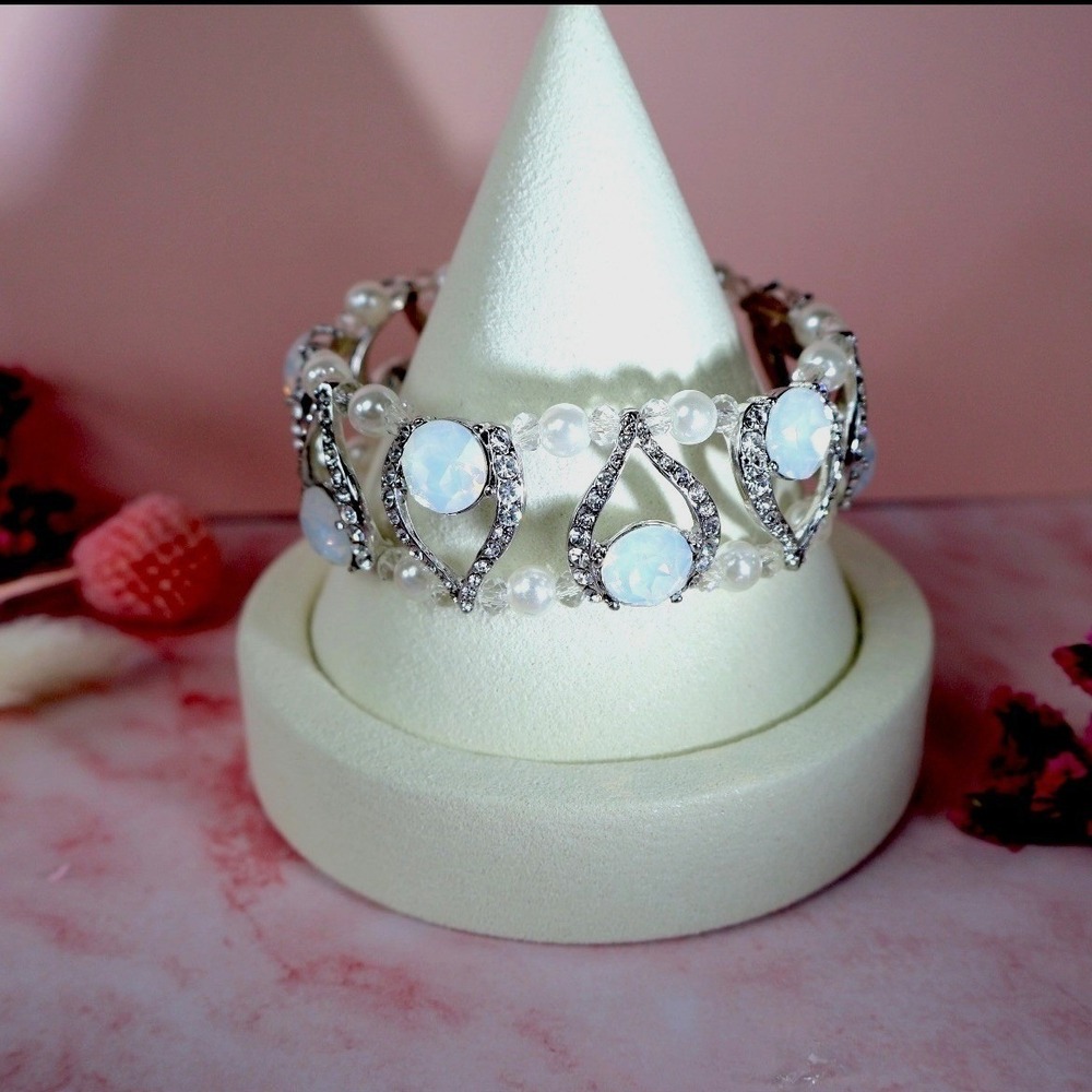 Vintage Wedding Cake Faux Moonstone Rhinestone Stretch Panel Bracelet NOS